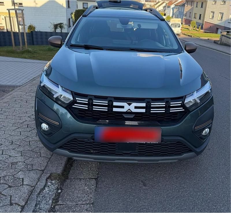 Gebraucht Dacia Jogger Extreme 101 PS (74 kW) 2024 Grün Van / Kleinbus