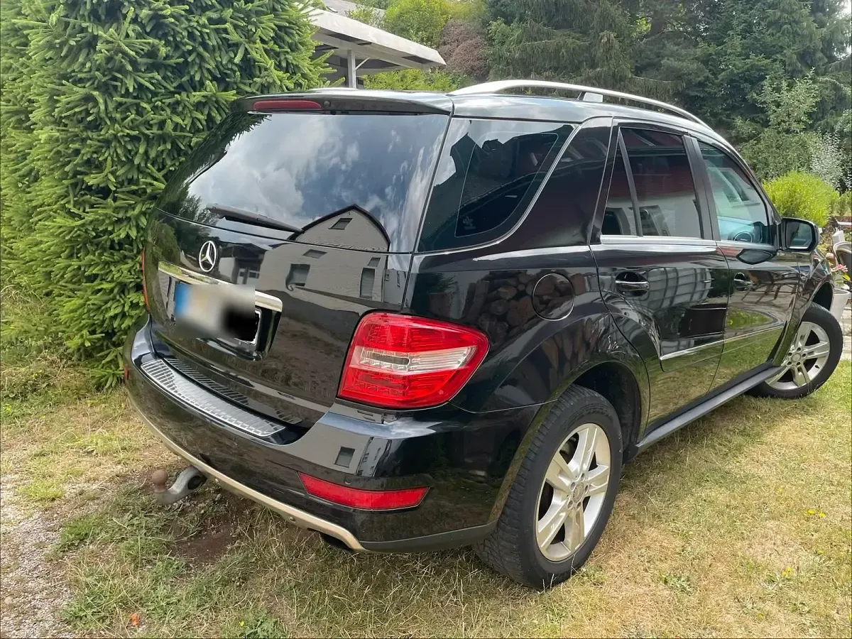 Gebraucht Mercedes ML300 204 PS (150 kW) 2010 Schwarz SUV