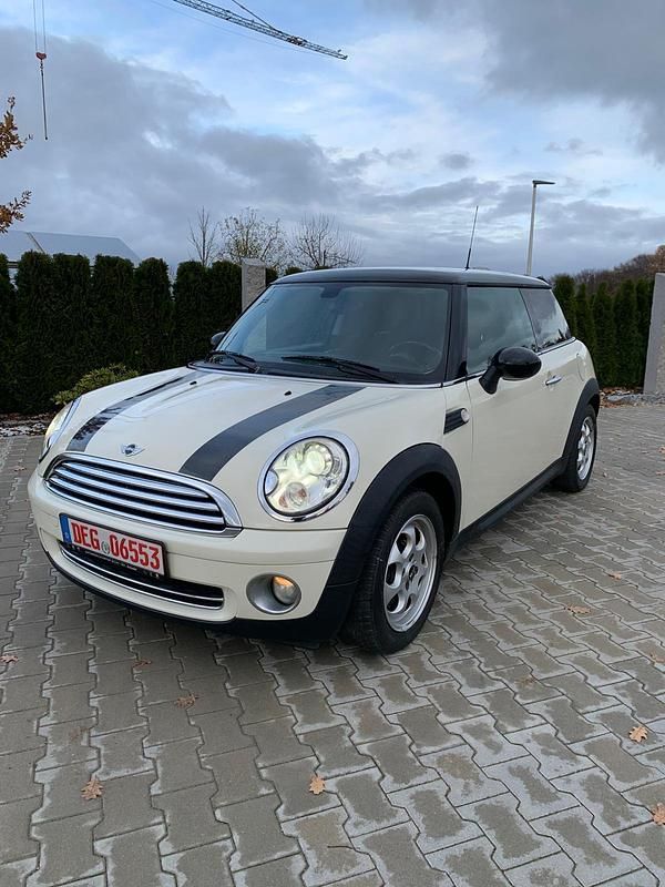 Weiß Gebraucht 2009 Mini Cooper Kleinwagen | 3.500 € (Fairer Preis) - Bild 1/4