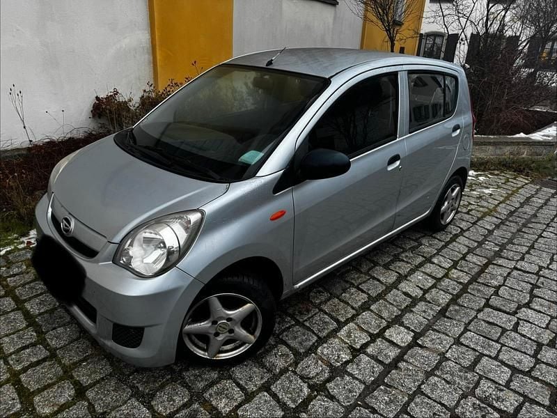 Gebraucht Daihatsu Cuore 69 PS (50 kW) 2008 Silber Kleinwagen