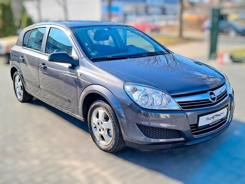 Gebraucht Opel Astra Selection 90 PS (66 kW) 2009 Grau Limousine