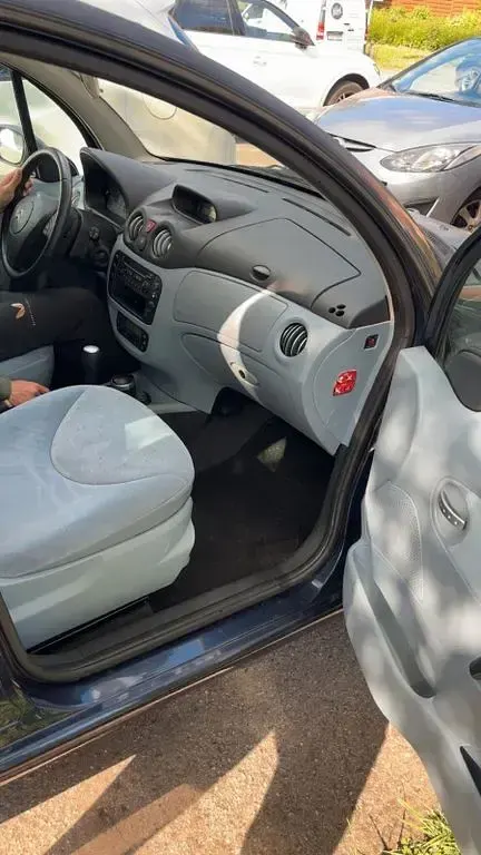 Gebraucht Citroën C3 73 PS (53 kW) 2003 Beige Limousine