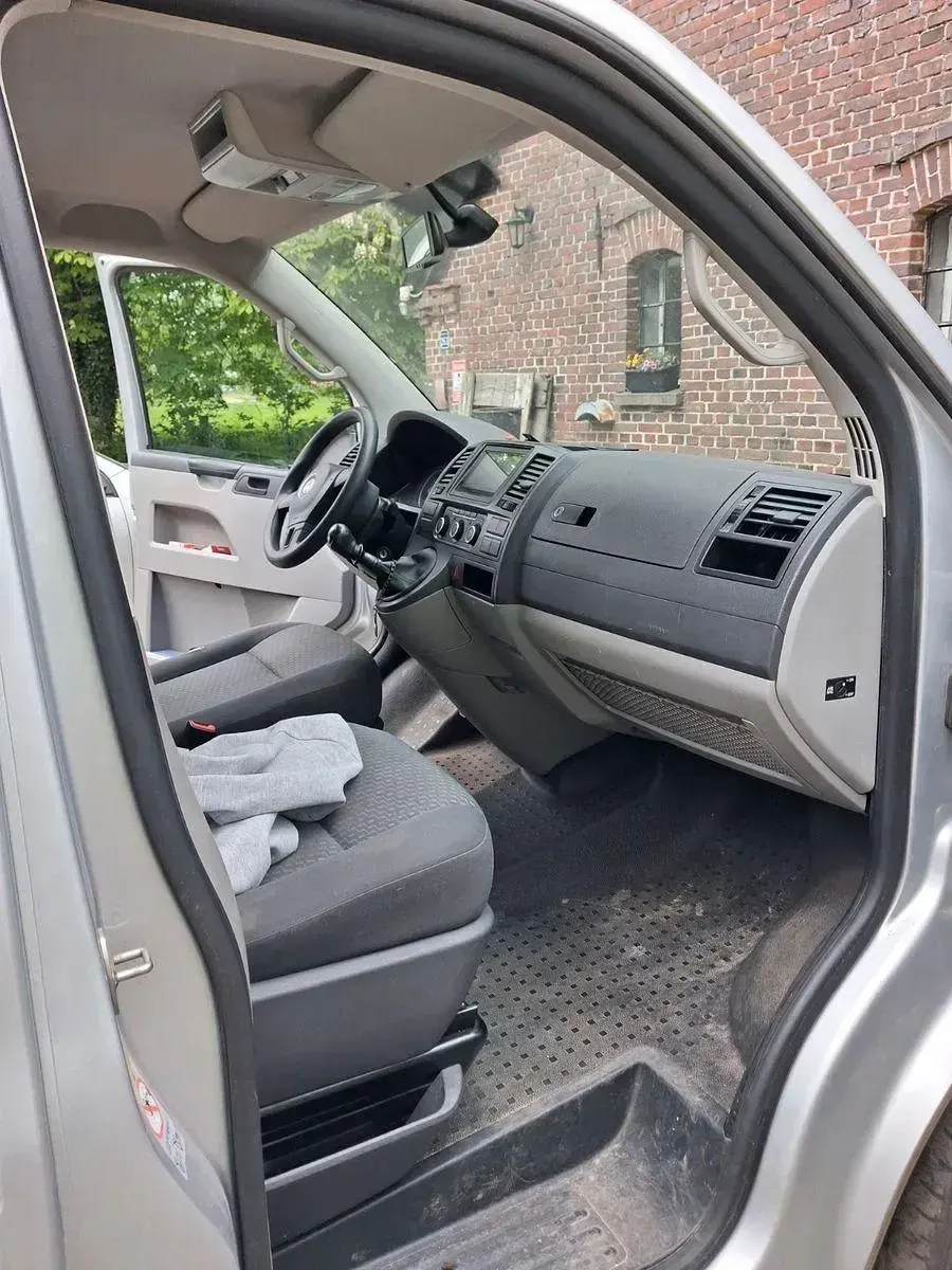 Occasion VW Caravelle 140 ch (102 kW) 2015 Argent Van
