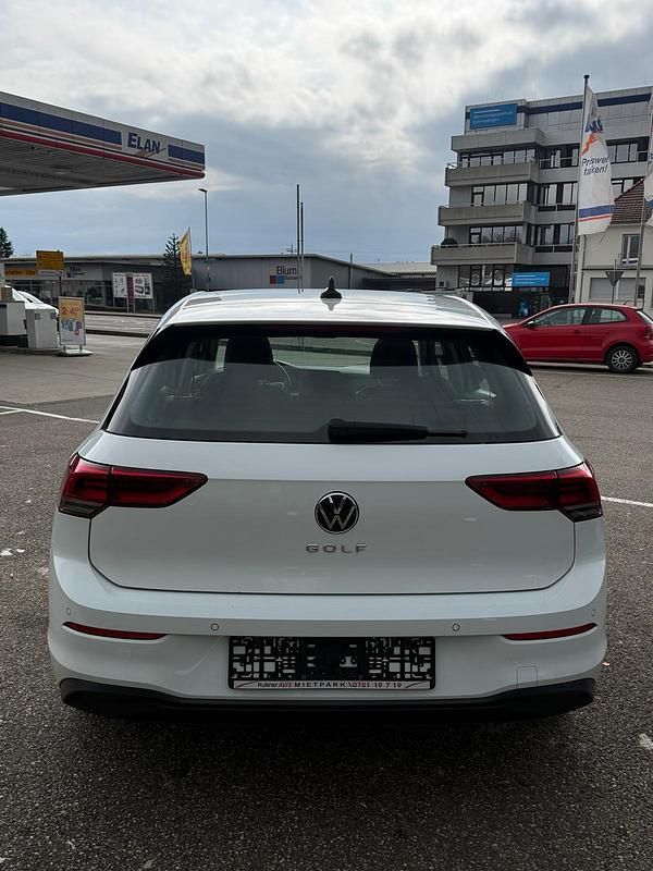 Gebraucht VW Golf VIII 131 PS (96 kW) 2022 Kleinwagen