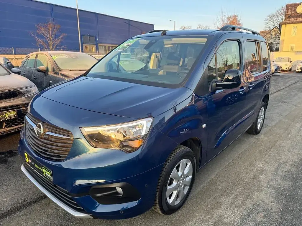 Gebraucht Opel Combo Life Ultimate 131 PS (96 kW) 2023 Blau Van / Kleinbus