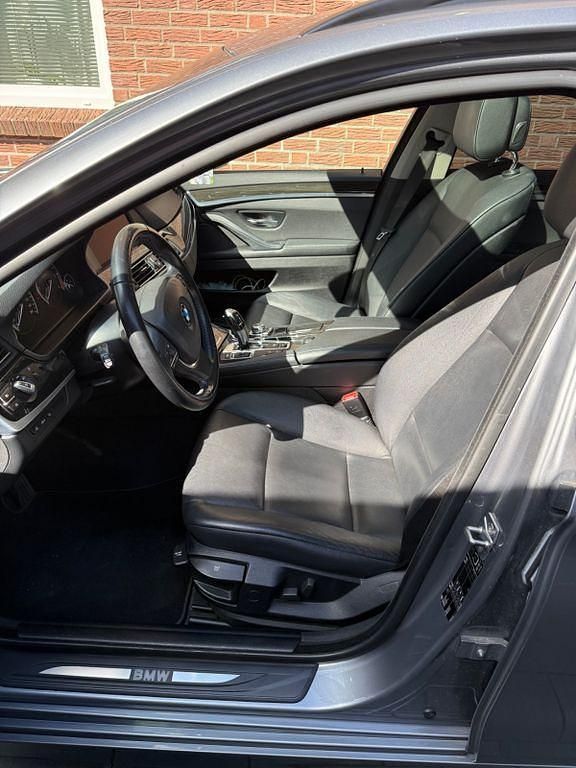 Gebraucht BMW 525 218 PS (160 kW) 2011 Grau Kombi
