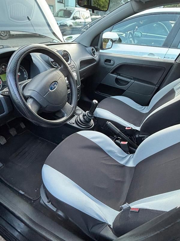 Gebraucht Ford Fiesta 75 PS (55 kW) 2006 Schwarz Kleinwagen