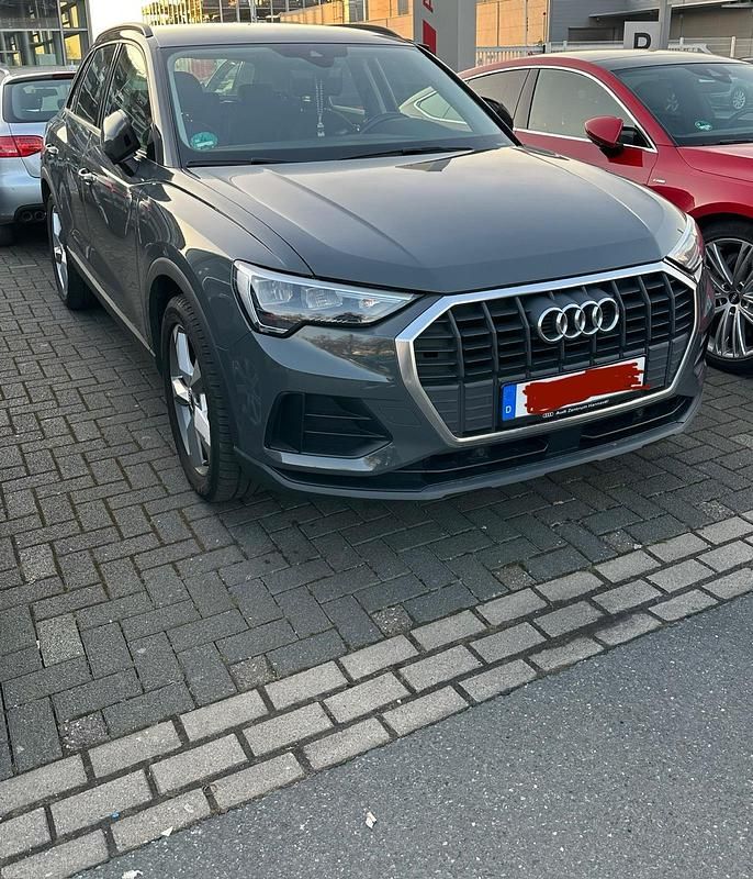 Grau Gebraucht 2019 Audi Q3 Ambiente SUV | 22.000 € (Fairer Preis) - Bild 1/4