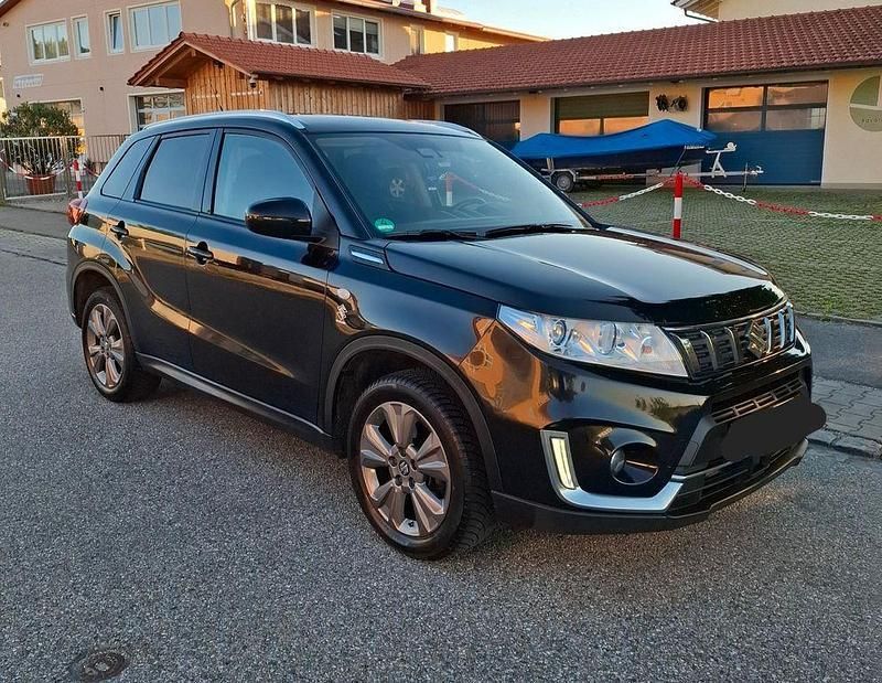 Schwarz Gebraucht 2020 Suzuki Vitara SUV | 13.500 € (Superpreis) - Bild 1/4