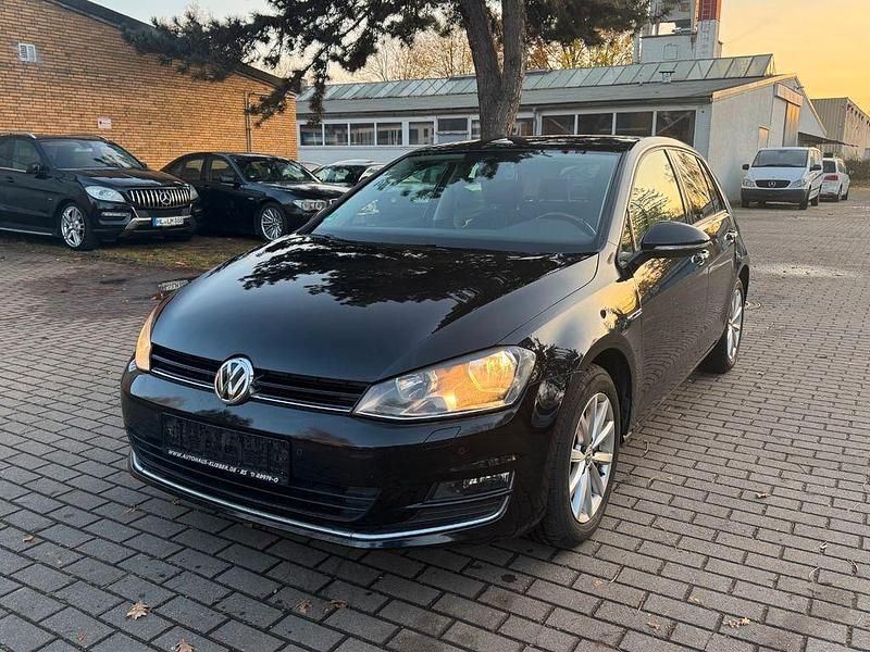 Schwarz Gebraucht 2016 VW Golf LOUNGE Limousine | 13.900 € (Fairer Preis) - Bild 1/4