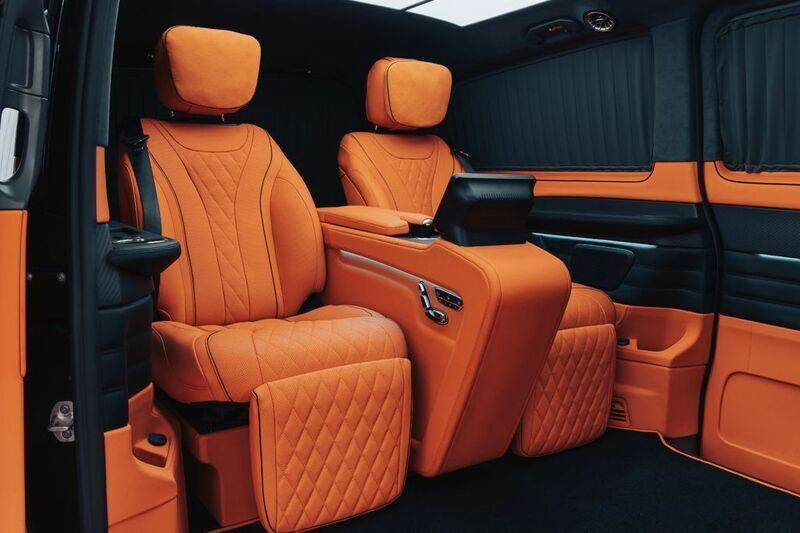 Gebraucht Mercedes V300 237 PS (174 kW) 2024 Schwarz Van / Kleinbus