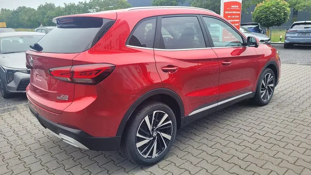 Neu MG ZS Luxury 197 PS (144 kW) 2026 Silber SUV