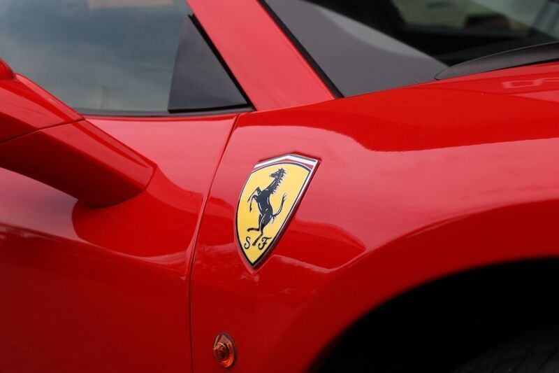 Gebraucht Ferrari 458 570 PS (419 kW) 2012 Rot Cabrio