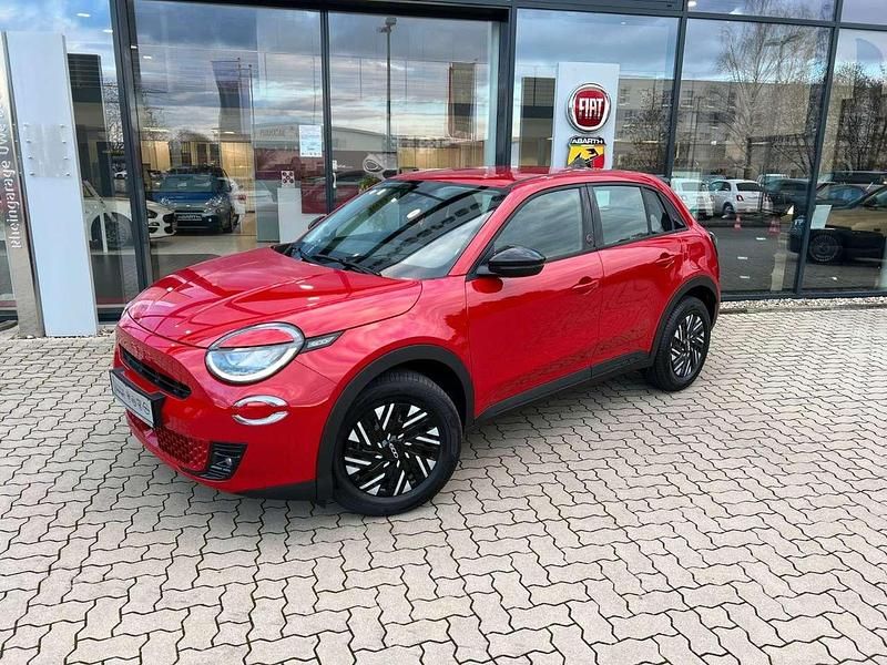 Rot Neu 2025 Fiat 600E Red SUV | 26.950 € (Superpreis) - Bild 1/4