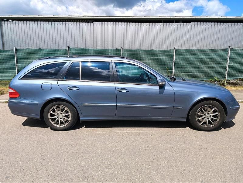 Gebraucht Mercedes E320 224 PS (164 kW) 2004 Blau Kombi