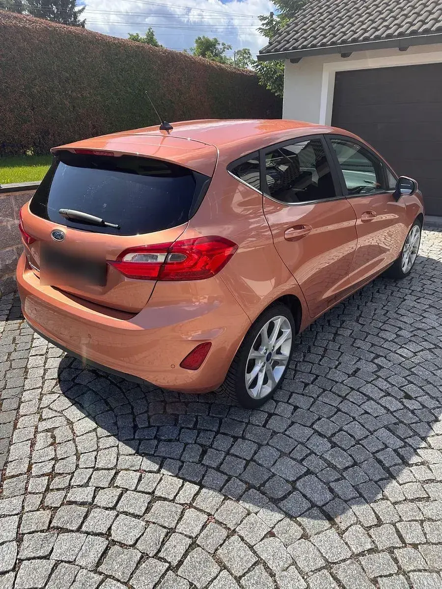 Gebraucht Ford Fiesta Titanium 101 PS (74 kW) 2017 Orange Kleinwagen
