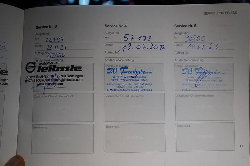 Gebraucht Volvo V40 Inscription 152 PS (111 kW) 2018 Weiß Limousine