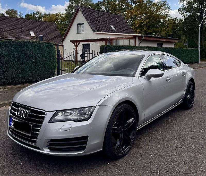 Silber Gebraucht 2014 Audi A7 Sportback Ambiente Kleinwagen | 16.799 € (Guter Preis) - Bild 1/4