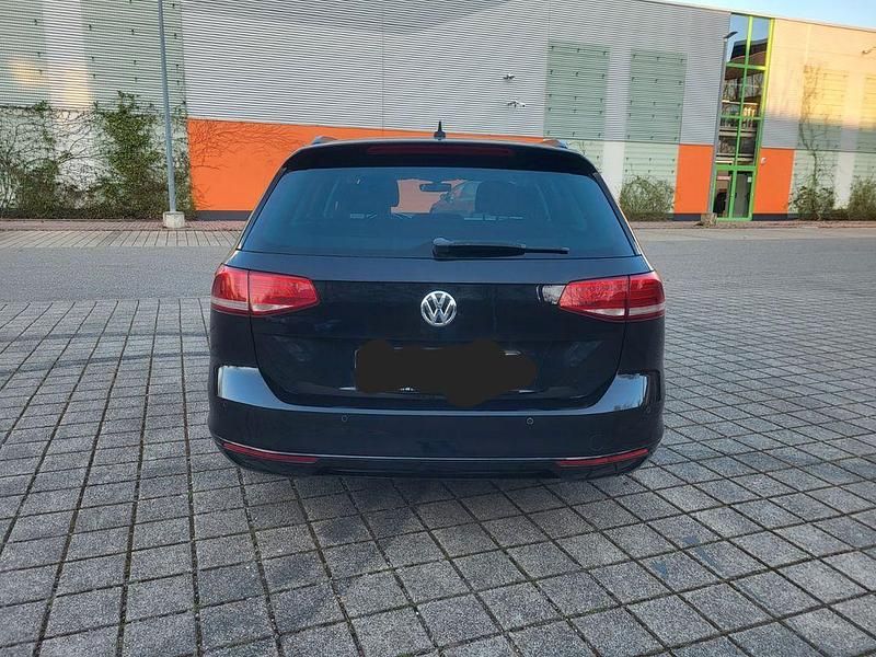 Gebraucht VW Passat Comfortline 150 PS (110 kW) 2018 Schwarz Kombi
