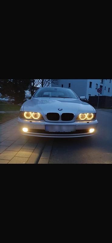 Silber Gebraucht 2003 BMW 525 Limousine | 2.599 € (Superpreis) - Bild 1/4