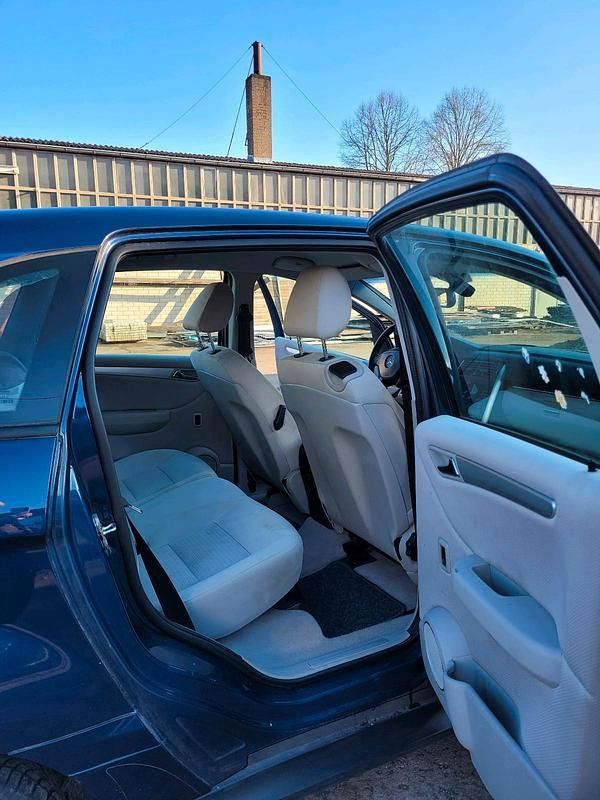 Gebraucht Mercedes B180 109 PS (80 kW) 2007 Blau Van / Kleinbus