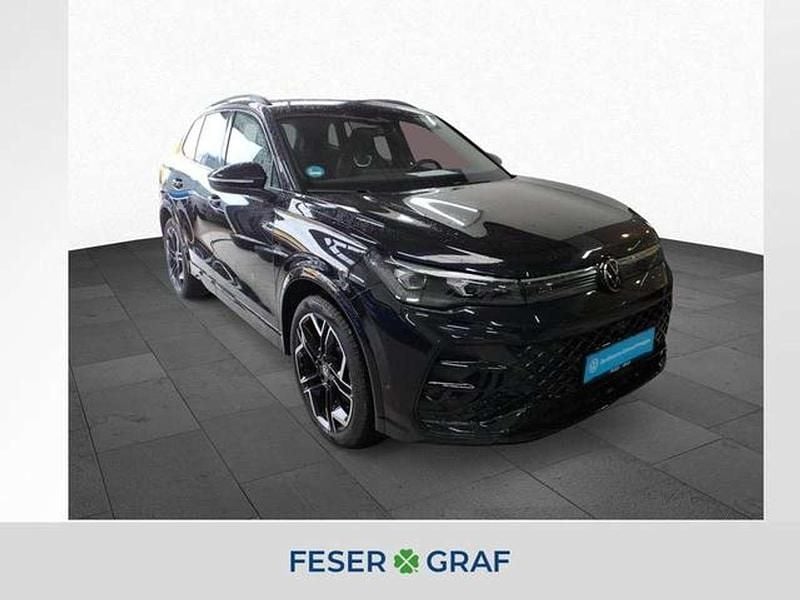Deep black perleffekt Gebraucht 2024 VW Tiguan R-line SUV | 40.790 € (Fairer Preis) - Bild 1/4