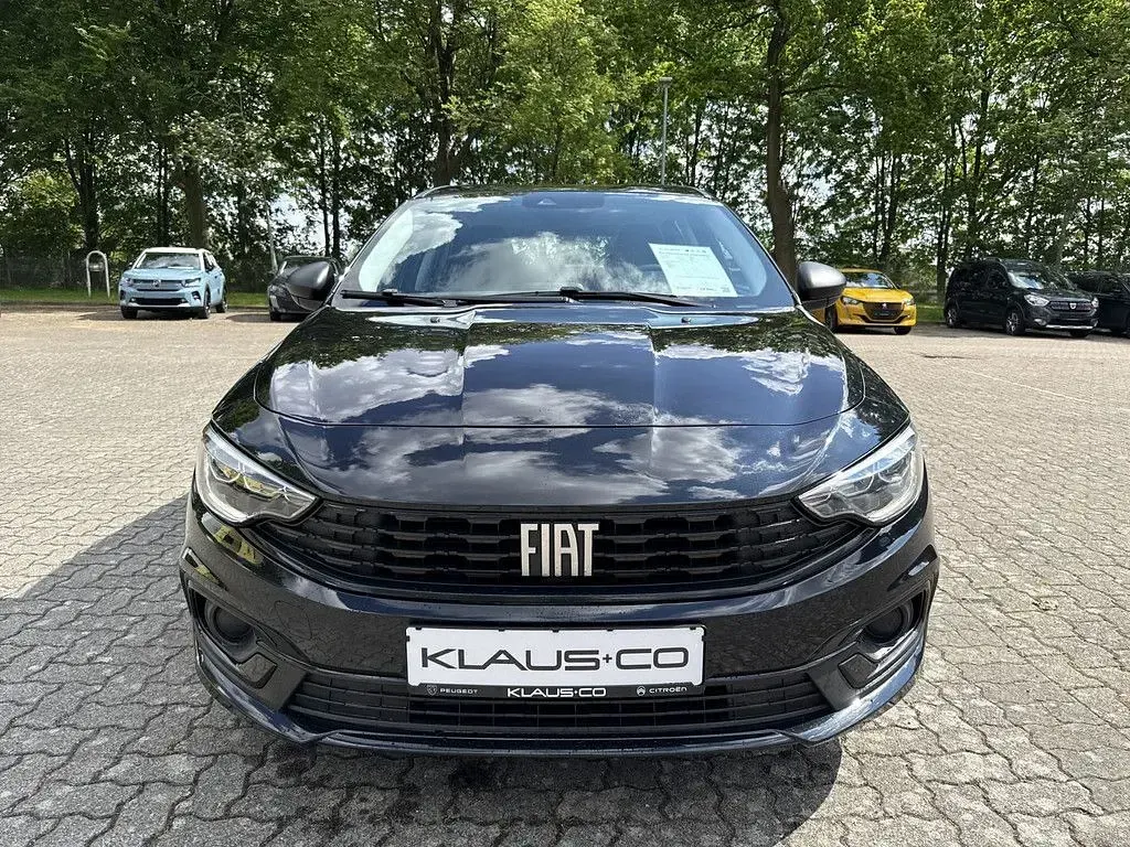 Usado Fiat Tipo 131 CV (96 kW) 2024 Negro Familiar
