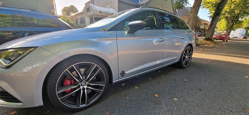 Silber Gebraucht 2017 Cupra Leon Kombi | 18.000 € (Guter Preis) - Bild 1/4