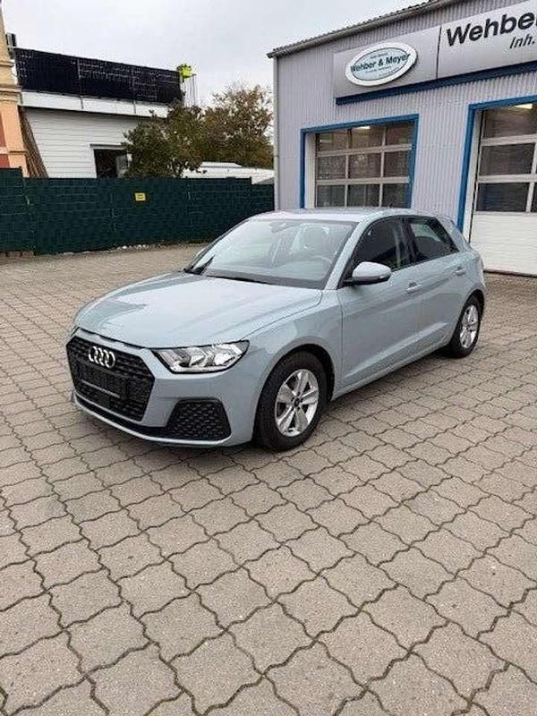 Gebraucht Audi A1 Sportback Basis 95 PS (69 kW) 2023 Grau Kleinwagen