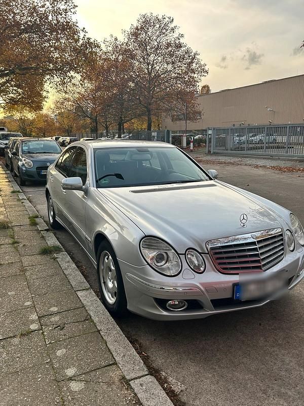 Silber Gebraucht 2006 Mercedes E280 Limousine | 4.600 € (Guter Preis) - Bild 1/4