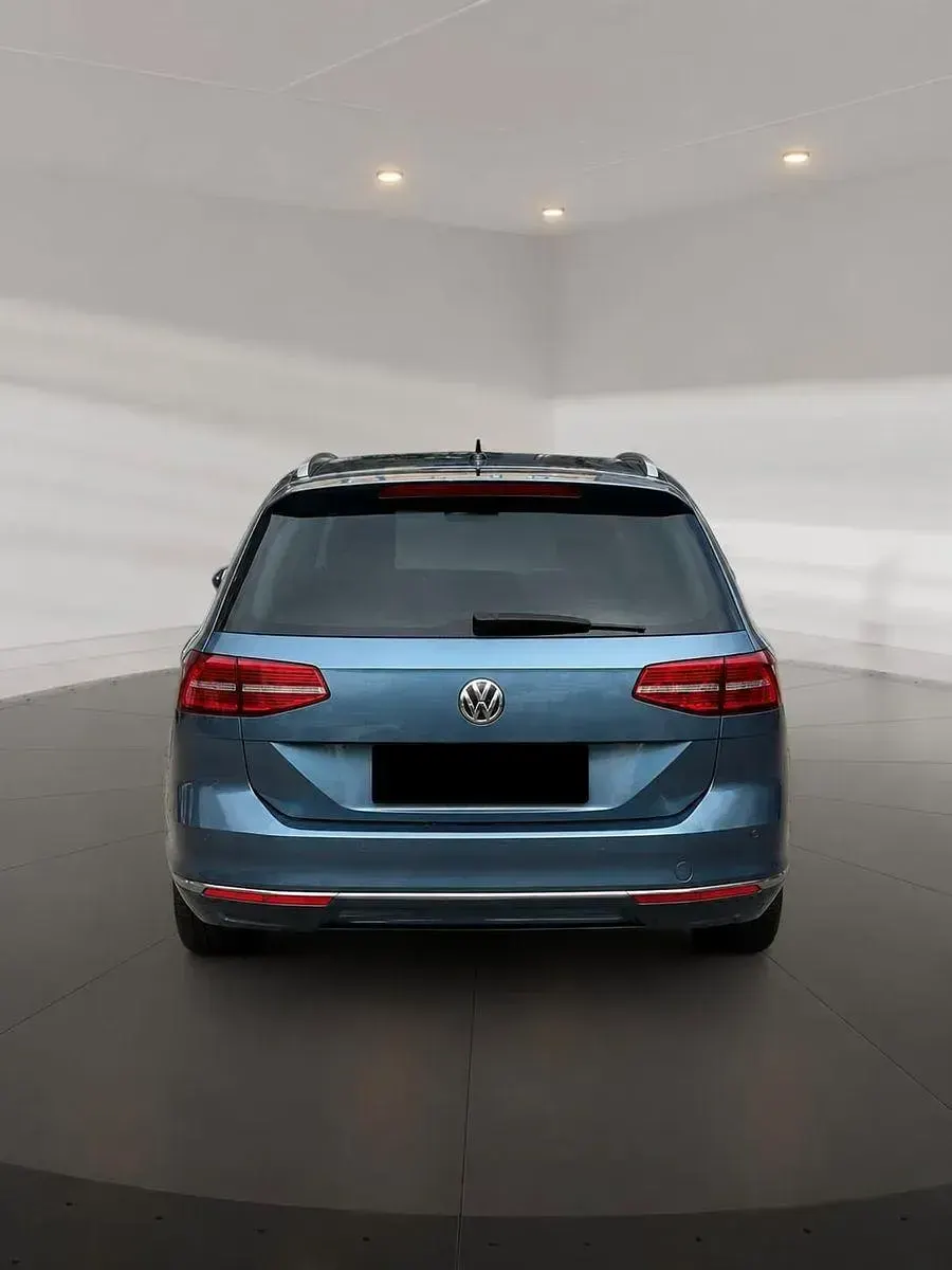 Gebraucht VW Passat Highline 150 PS (110 kW) 2015 Blau Kombi