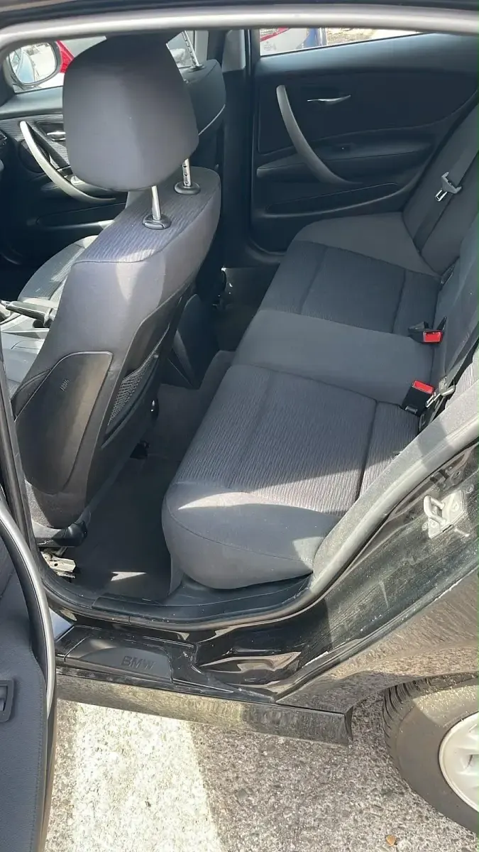 Gebraucht BMW 116 122 PS (89 kW) 2011 Schwarz Kleinwagen