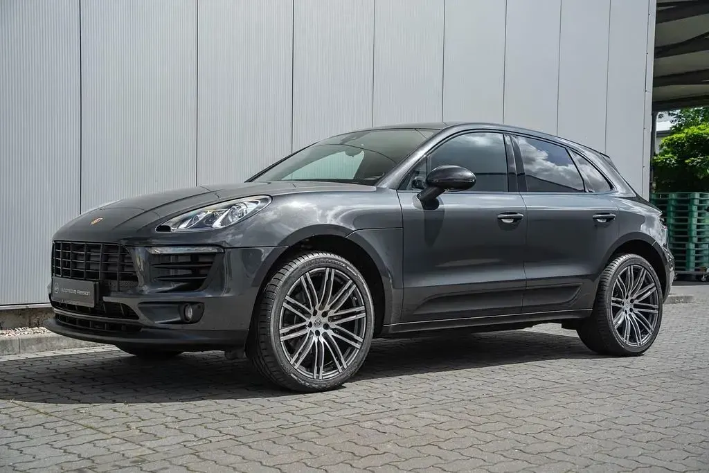 Gebraucht Porsche Macan 252 PS (185 kW) 2016 Vulkangraumetallic SUV