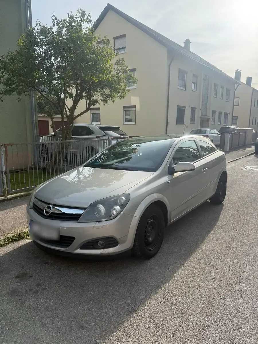 Gebraucht Opel Astra GTC 140 PS (102 kW) 2006 Beige Kleinwagen