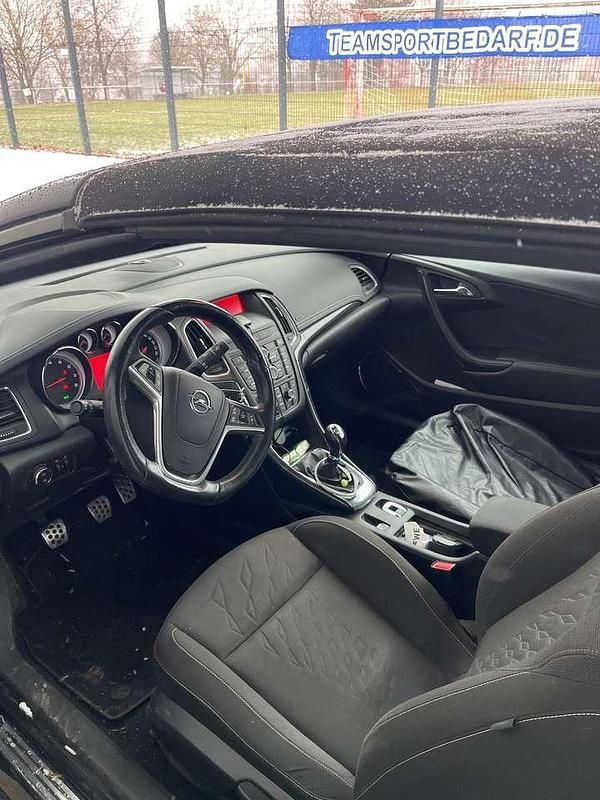 Gebraucht Opel Cascada Edition 120 PS (88 kW) 2013 Schwarz Cabrio