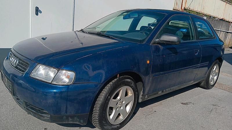 Blau Gebraucht 1998 Audi A3 Limousine | 999 € (Guter Preis) - Bild 1/4