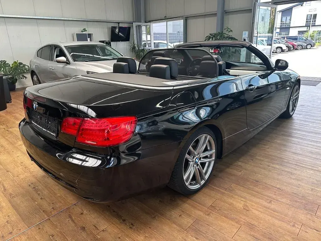 Gebraucht BMW 318 Cabriolet Comfort Edition 143 PS (105 kW) 2013 Schwarz Cabrio