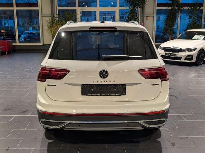 Gebraucht VW Tiguan Allspace Elegance 200 PS (147 kW) 2023 Weiß SUV