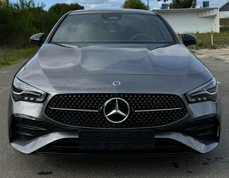 Grau Gebraucht 2024 Mercedes CLA200 AMG line Coupé | 34.500 € (Guter Preis) - Bild 1/4