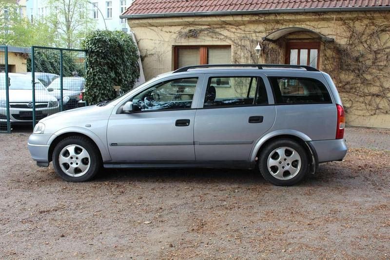 Second-hand Opel Astra 101 CP (74 kW) 2000 Argintiu Break