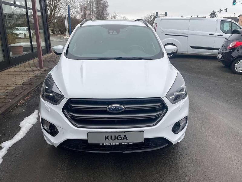 Gebraucht Ford Kuga ST-Line 150 PS (110 kW) 2019 Frostweiß SUV