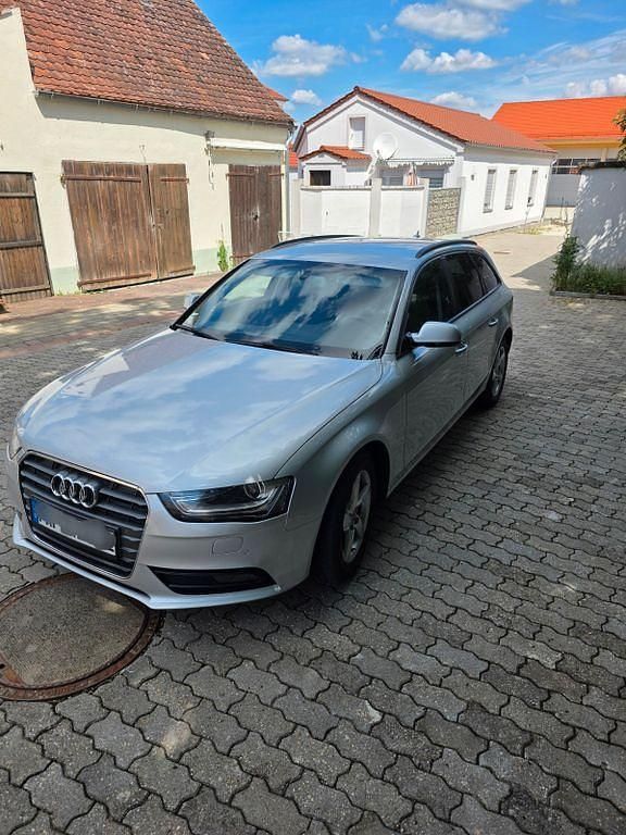 Silber Gebraucht 2014 Audi A4 Ambiente Kombi | 7.500 € (Fairer Preis) - Bild 1/4
