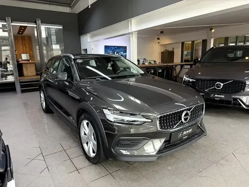 Gebraucht Volvo V60 CC 250 PS (183 kW) 2020 Pine grey / metallic (metallic) Kombi