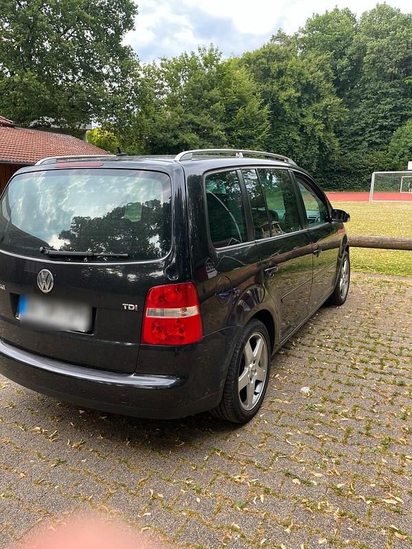 Schwarz Gebraucht 2004 VW Touran Van / Kleinbus | 1.700 € (Guter Preis) - Bild 1/4