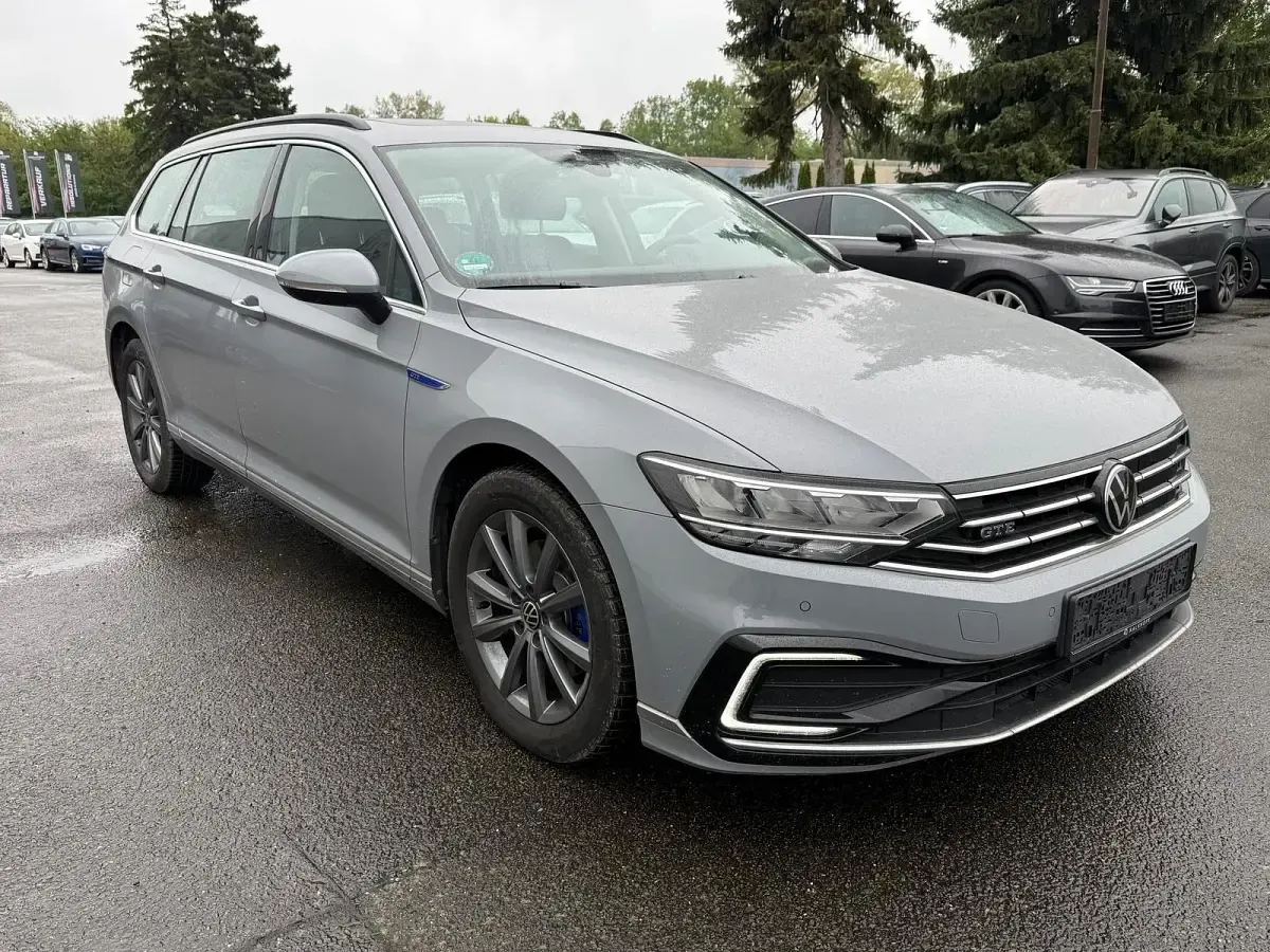 Gebraucht VW Passat GTE 218 PS (160 kW) 2023 Grau Kombi