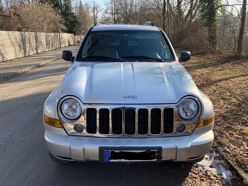 Silber Gebraucht 2007 Jeep Cherokee Limited SUV | 2.500 € - Bild 1/4