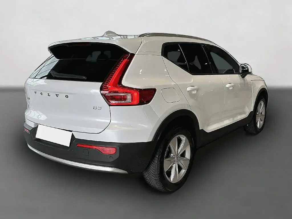 Gebraucht Volvo XC40 Core 163 PS (119 kW) 2024 Weiß SUV
