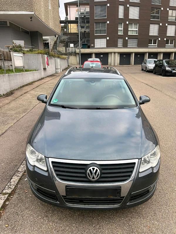 Grau Gebraucht 2010 VW Passat Kombi | 1.200 € (Superpreis) - Bild 1/4