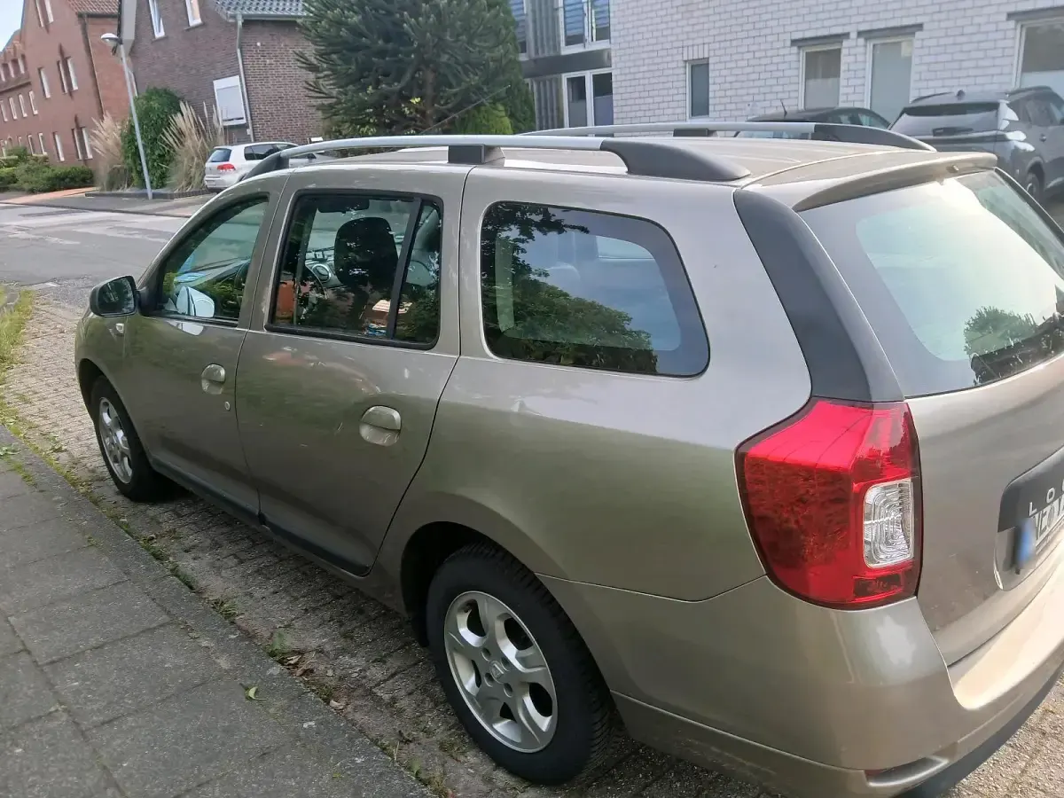 Gebraucht Dacia Logan 90 PS (66 kW) 2014 Gold Kombi