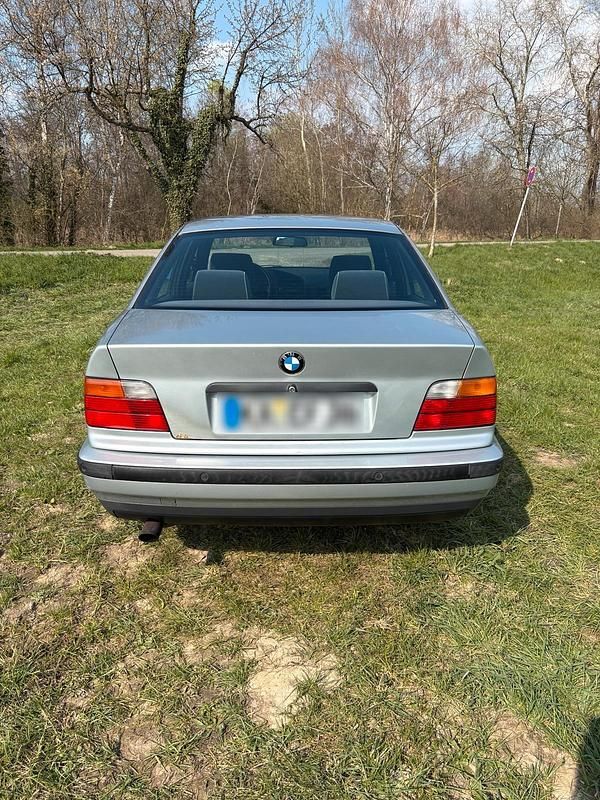 Second-hand BMW 320 150 CP (110 kW) 1996 Argintiu Berlinǎ